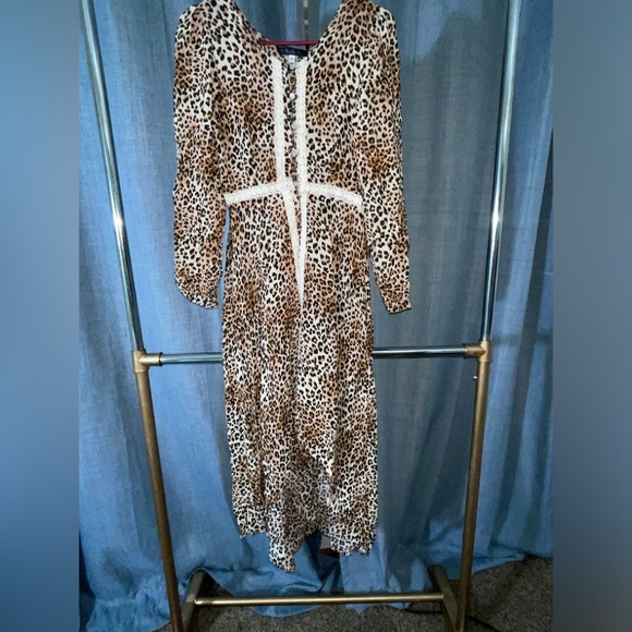 What Would Susie Wear? Cheetah Print High Low Dress Open Front Size Small - Picture 9 of 9